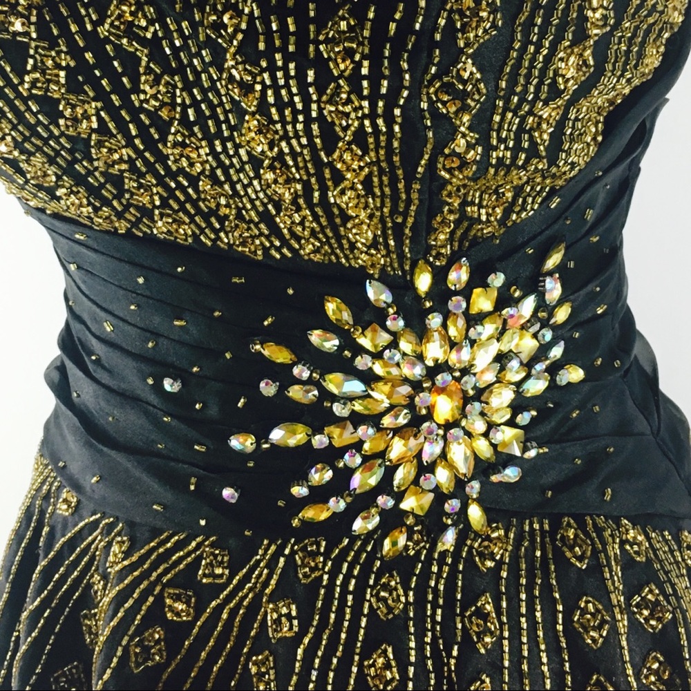 ✨Tony Bowls✨ Black and Hold Cocktail Dress - Picture 4 of 5